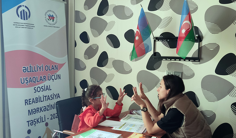 “Sosial Dayaq” əlilliyi olan uşaqlar üçün sosial reabiltasiya təşkil edir